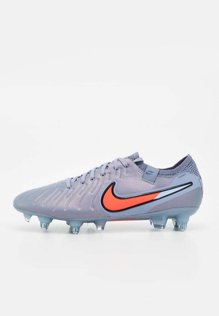 Botas de fútbol para terrenos blandos
