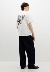 Thumbnail Image 5