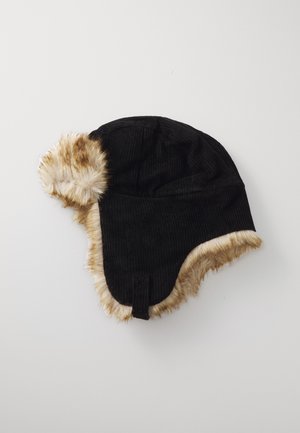 Pier One Pletena kapa - black