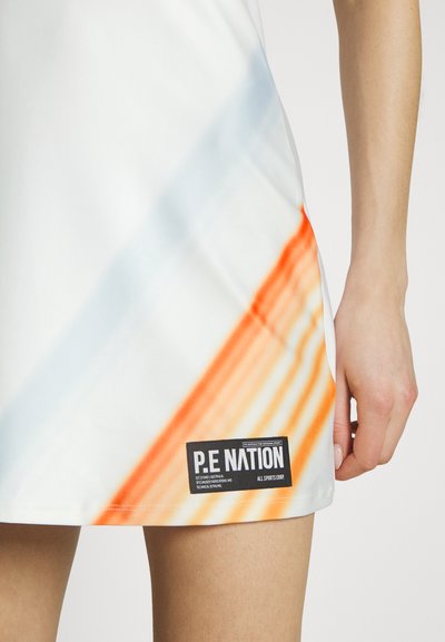 P.E Nation WAVE FORM DRESS - Αθλητικό φόρεμα - optic white