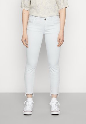 SUMNER ROW PANT - Jeans slim fit - skywriting