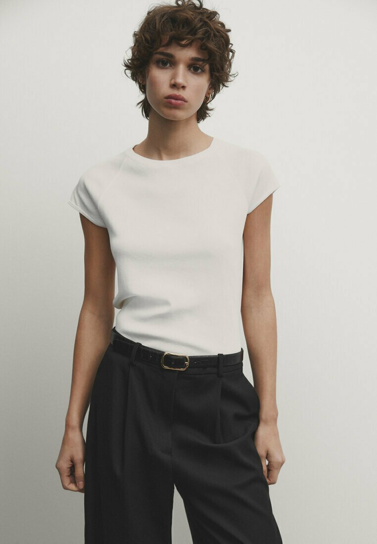 Massimo Dutti SHORT SLEEVE WITH RAGLAN SLEEVES TShirt basic beige