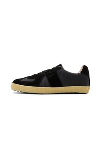 Unausgewählt, black