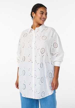AUS MIT BRODERIE ANGLAISE - Blúzka so zapínaním na gombíky - bright white