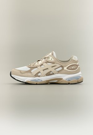 ASICS SportStyle GEL NYC 2.0 UNISEX - Sportcipő - white/feather grey