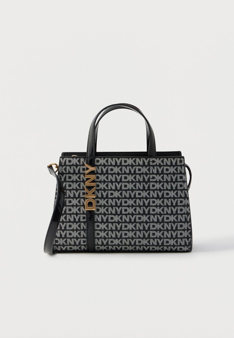 Sac à main DKNY noir et gris à motif, avec deux poignées, une bandoulière amovible et un pendentif logo DKNY doré à l'avant.