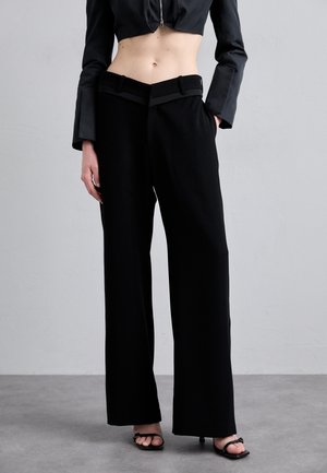 V SHAPE WAIST TAILORED TROUSERS - Stoffhose - black