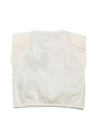 Top bianco corto con maniche corte, orlo elasticizzato e superficie liscia. Design semplice senza chiusure visibili o motivi.