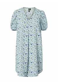 Vestido floral en azul claro con mangas cortas abullonadas, escote en V y corte en A. Presenta un patrón de pequeñas flores azules y verdes.