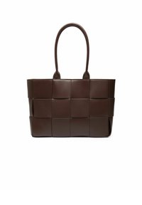 Braon kožni torba s tkanim dizajnom, pravokutnog oblika i s dva zaobljena drška. Glatka tekstura, neukrašena površina.