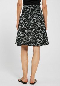 NORR OPAL SEERSUCKER - Vekkihame - black flower aop