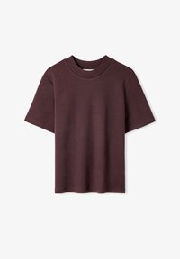 Unselected, bordeaux