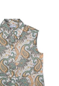 Blusa senza maniche in tessuto leggero con motivo paisley in verde, arancione e grigio. Presenta un colletto a punta e chiusura frontale con bottoni.