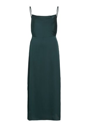 Długa, ciemnozielona satynowa sukienka na ramiączkach z cienkimi ramiączkami spaghetti i prostym dekoltem.