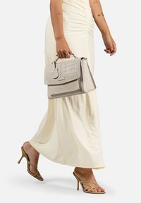 Burkely COOL COLBIE CITY - Borsa a mano - off white