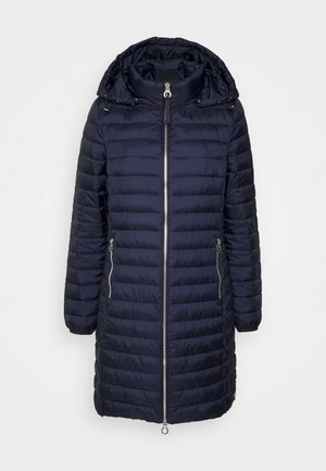 Marineblauer Puffer-Mantel mit Kapuze, ausgestattet mit einem durchgehenden Reißverschluss, seitlichen Taschen und horizontalem Steppdesign. Glattes Material mit glänzender Oberfläche.