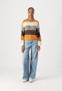JDY JDYBADUT PULLOVER - Strickpullover - golden ochre