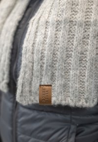 Unausgewählt, light grey