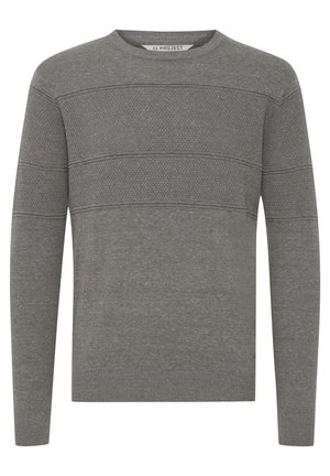 Szürke kötött pulóver, kerek nyakkivágással, textúrált vízszintes csíkokkal. Hosszú ujjak, bordázott mandzsetta és szegély.