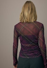 Next LONG SLEEVE RUCHED  - Tops ar garām piedurknēm - purple tartan print