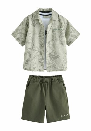 REGULAR FIT - 3 PIECE SET - Shorts - green