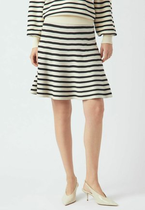 YAS YASFONNY - A-Linien-Rock - birch