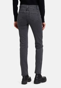Betty Barclay MIT AUFGESETZTEN TASCHEN - Džíny Slim Fit - grey denim
