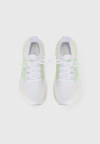 adidas Performance ULTRABOOST 5 - Løbesko til landevejen - white/semi green spark/grey one