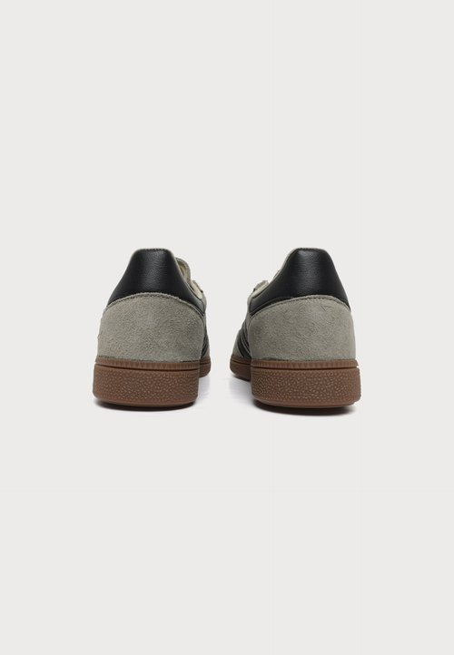 adidas HANDBALL SPEZIAL UNISEX - Trainers - silver coloured pebble/core black/gum — photo 3