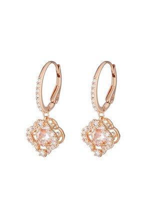 Roze gouden oorringen met een decoratief bloemdesign, met een centrale ovale kristal en eromheen kleine heldere stenen.