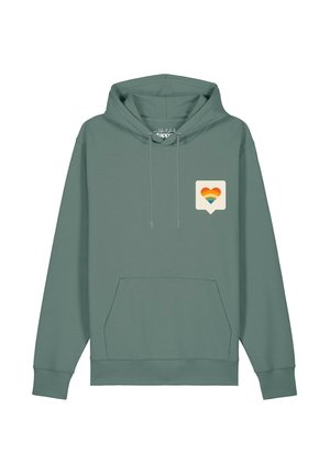 Sweat à capuche vert avec poche avant et un petit carré beige sur la poitrine avec un cœur aux couleurs de l’arc-en-ciel.