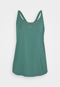 Dames teal Nike tanktop met dubbele schouderbanden en klein logo op de middenborst, weergegeven op een witte achtergrond.