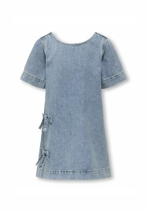 Hellblaues Denim-Kleid mit kurzen Ärmeln, rundem Ausschnitt und Schleifenakzenten an den Seiten. Mit rohem Saum und Nähdetails.