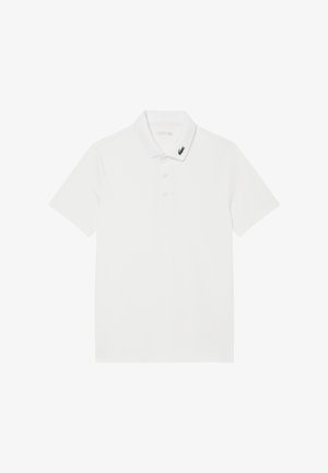 White polo shirt made of smooth cotton, featuring a classic collar, short sleeves, and a green embroidered logo on the collar.