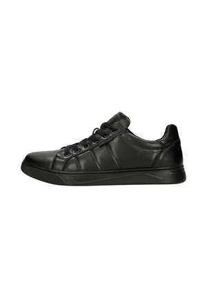 Black leather sneaker featuring six eyelets, textured side panels, rubber sole, and smooth upper. Design provides a classic athletic look.