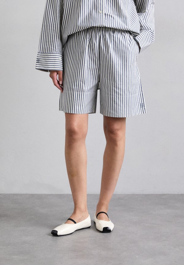 SIONA - Shorts - naval academy