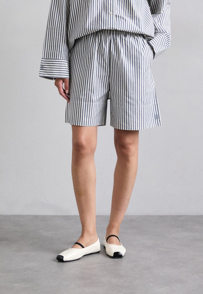 By Malene Birger - SIONA - Shorts - naval academy, Forstørre