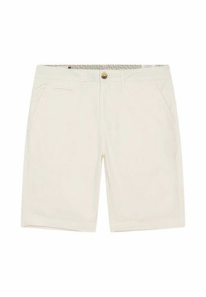 Pantalones cortos casual de color crema con trabillas para cinturón, bolsillos laterales y cierre de botón en la cintura.