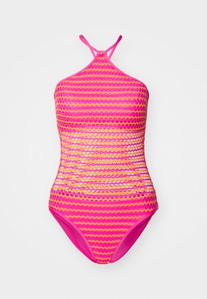Felle roze bikini met een halternek ontwerp, met horizontale strepen in gele en witte cirkelpatronen, gemaakt van rekbare stof.