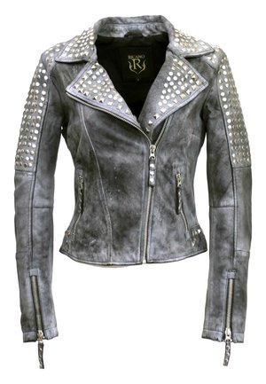 Zwarte leren motorjack met zilveren studs op de schouders, asymmetrische rits aan de voorkant en ritssluitingen bij de manchetten. Gelaagde afwerking, aansluitend ontwerp.