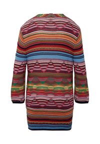 Pull à manches longues coloré avec des rayures horizontales rouges, bleues, vertes et roses, orné de motifs en zigzag et triangulaires. Tissu tricoté texturé.