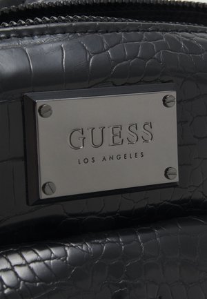 Guess Tagesrucksack - black