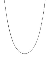 Collana in argento con un design a corda attorcigliata, superficie liscia, con una leggera lucentezza e forma allungata.