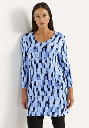 PATTERNED WITH POCKETS - Tuniek - blue patterned