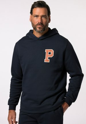 Felpa blu navy realizzata in tessuto con una superficie leggermente strutturata. Presenta un grande logo "P" arancione a contrasto sul petto.