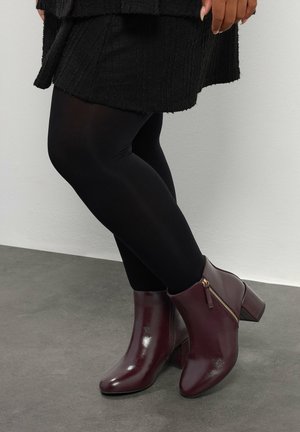 WIDE FIT - Nilkkurit - burgundy