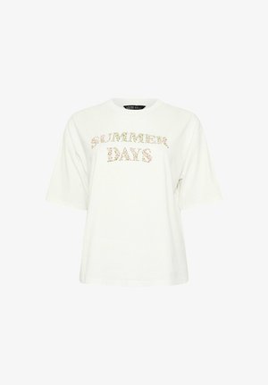 Witte T-shirt met korte mouwen en de tekst "SUMMER DAYS" in een bloemenpatroon over de borst, met een ronde halslijn.