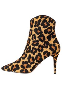 Kotníkové boty s leopardím potiskem a špičatou špičkou, černé a hnědé vzory na béžovém podkladu, s jehlovým podpatkem a texturovaným povrchem.