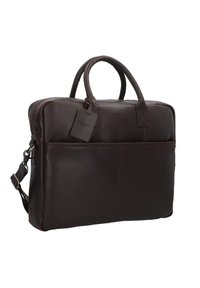 Braune Leder-Laptoptasche mit zwei Griffen, einem abnehmbaren Schultergurt und einer Fronttasche. Glatte Textur und minimaler Markenaufdruck.