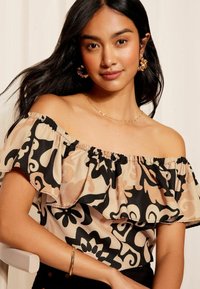 Friends Like These AIRFLOW RUFFLE LOOK BARDOT - REGULAR FIT - Bluse - palm print